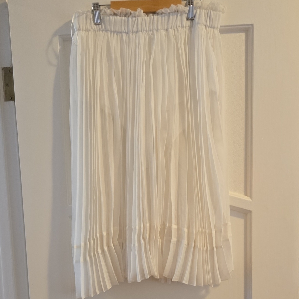 Cream Pleated Midi Skirt for Casual Resort Wear